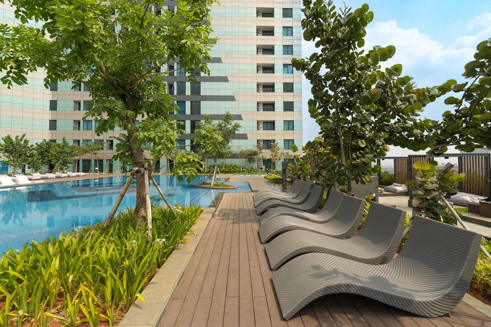 Pool Area Southgate Residence Apartemen Mewah Jakarta Selatan