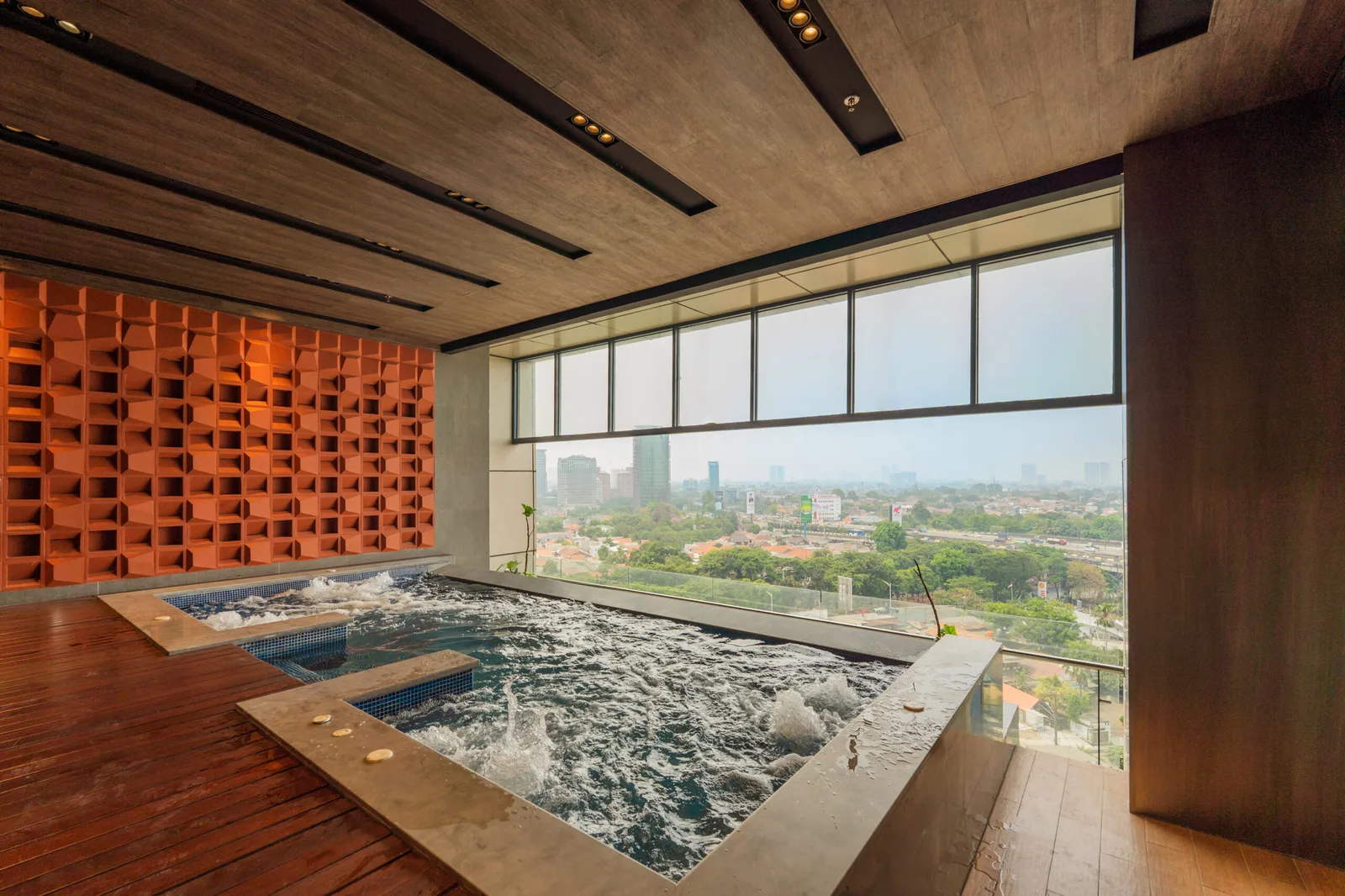 Whirlpool Altuera Tower Southgate Residence